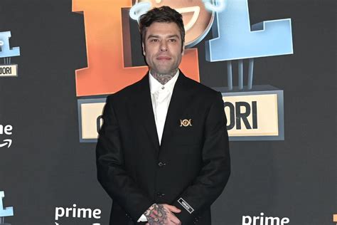 Fedez si fa un super regalo: ecco la collana dal costo folle.